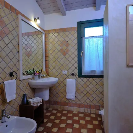 Hotel TENUTE MURALES - Turismo Rurale 3*